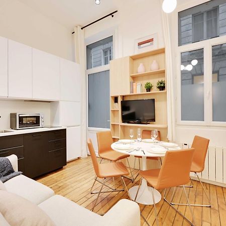 Beautiful Apt -1Br-4P- Tour Eiffel - Invalides باريس المظهر الخارجي الصورة